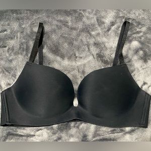 MAIDENFORM Lightly Lined Wireless bra Black 36B EUC